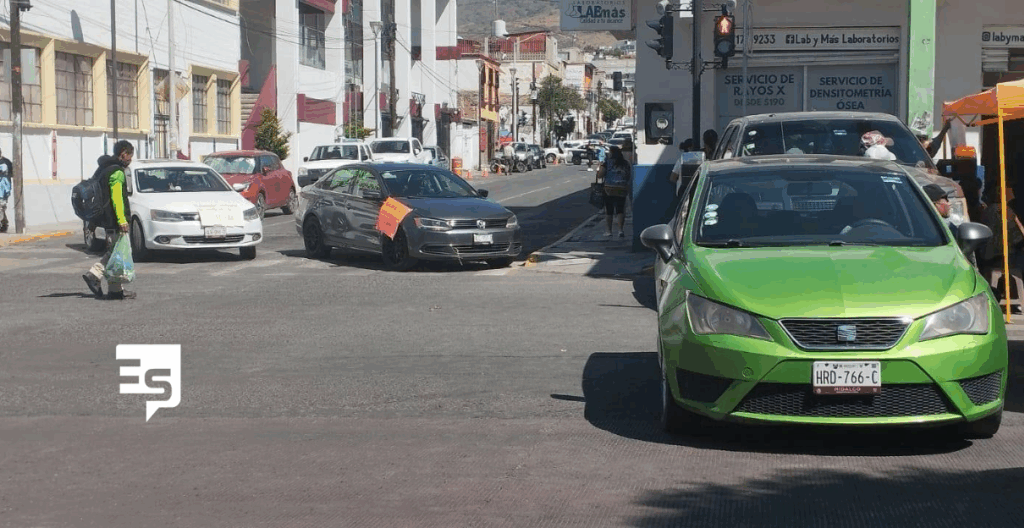 Bloquean Avenida Juárez para presionar a juez de lo familiar por la custodia de un menor