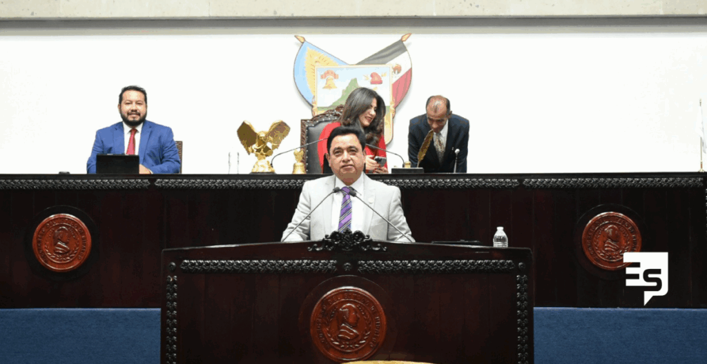 Los diputados Andrés Velázquez Vázquez y Arturo Gómez Canales, proponen se reforme la Ley de Salud para el estado de Hidalgo, a fin de fortalecer la salud materno-infantil y dar prioridad a la salud y el bienestar de las mujeres a largo plazo. El presidente de la Junta de Gobierno, Andrés Velázquez, en la máxima tribuna recordó que en este 2025, declarado por el gobierno de México como el Año de la Mujer Indígena, “tenemos la responsabilidad de crear servicios y atención especializada que brinden una atención integral a las mujeres embarazadas y que garanticen nacimientos seguros, lo cual impactará de manera positiva en el futuro de las familias y de las comunidades”.