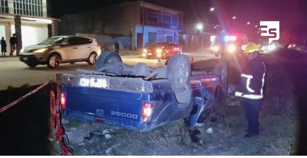 Muere conductor tras chocar con un poste y volcar en bulevar Ramón G. Bonfil