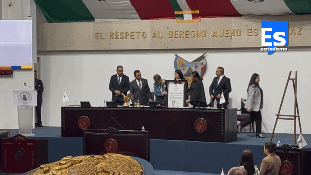Condecoración “Don Miguel Hidalgo y Costilla” al artista Gabriel Vargas