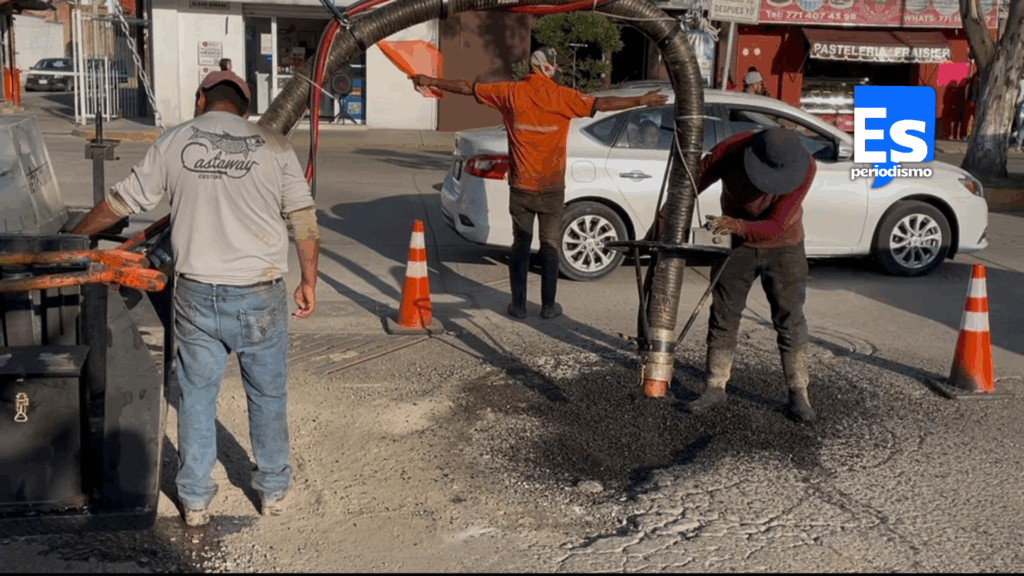 Aplican programa “Bacheando Parejo” en Mineral de la Reforma