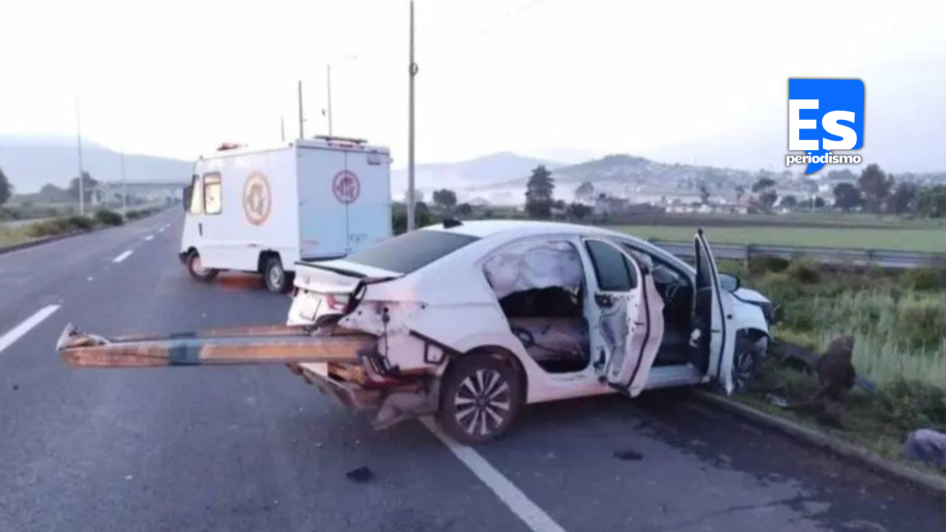 Conductor se salva de morir al chocar contra barra de contención - Es ...