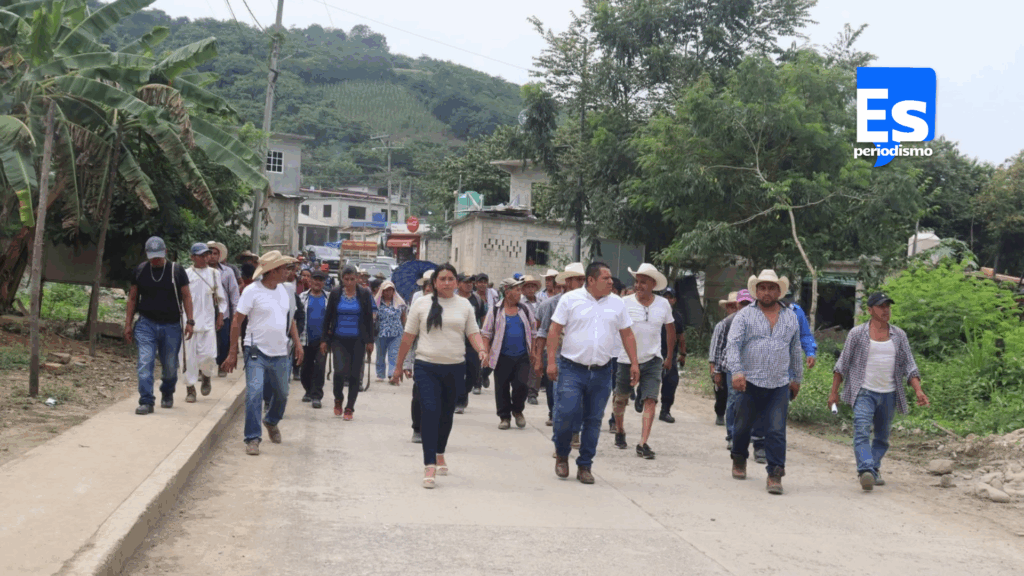 También se sumaron canes de rescate del estado de Hidalgo, familiares y habitantes de la comunidad, quienes extendieron la búsqueda en veredas, ríos y sitios de difícil acceso en esta región serrana, hasta lograr su objetivo. Según trascendió extraoficialmente, el cadáver de la niña a simple vista no presentaba evidencias de violencia, lo cual aclarará la PGJEH a sus familiares.
