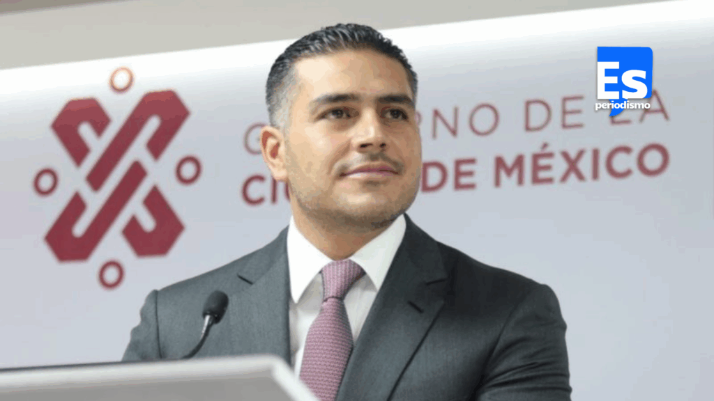 En unas horas más amiga y amigo lector Monreal desde el palco del Palacio de Gobierno, ondeará la bandera y emitirá la arenga para reconocer y recordar a los héroes de la patria. Yo tengo otros datos y unas visitas a esos estados, por lo que les puedo decir que ¡en Sinaloa y Zacatecas no hay ya una severa crisis de inseguridad, más bien es una crisis de percepción!, fomentada desde las compañías de comunicación colectiva que, es hora que asuman su responsabilidad social y afecto económico que generan a estos dos hermosos estados de nuestra república mexicana! Así los gritos de del 15….Hasta aquí con Los Pozos de Carlos Pozos. Y si desean que le haga su pregunta a la PresidentA de México en la conferencia de prensa “mañanera”, por favor háganmela llegar al correo: lmnoticias@gmail.com; vía X a: @lordmoleculaoficial, o bien, visiten nuestro portal https://www.lordmoleculaoficial.com/ así como también pueden ver mi Canal Lord Molécula Oficial.