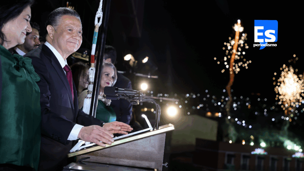 Estuvo acompañado de su familia y de los representantes de los poderes judicial, Rebeca Aladro, legislativo, Andrés Velázquez, así como el representante de la Defensa Nacional, general Hugo Pedroza, y el presidente municipal de Pachuca, Jorge Reyes, en lo que fue la cuarta celebración durante su mandato. Menchaca Salazar recordó a los héroes y heroínas que nos dieron patria y libertad, reafirmando su compromiso con los valores que forjaron la vida independiente de México.