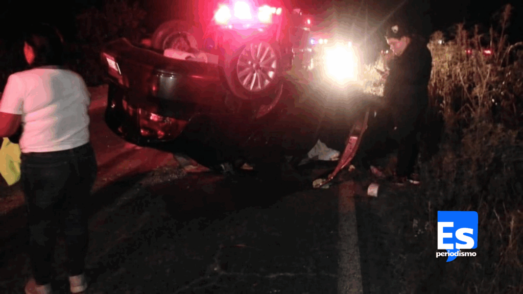 Tres personas lesionadas en volcadura