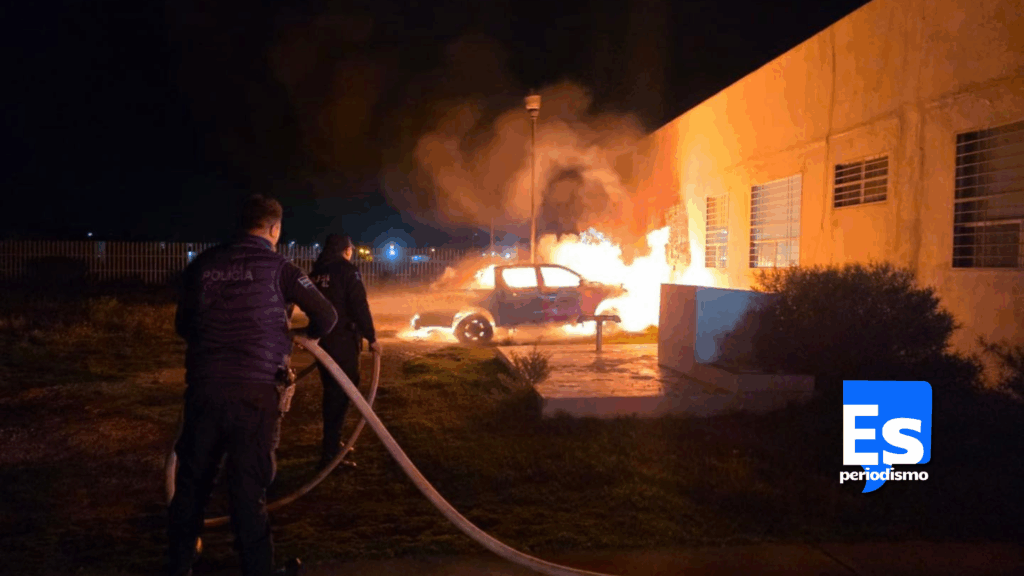 Incendian camioneta de enfermera