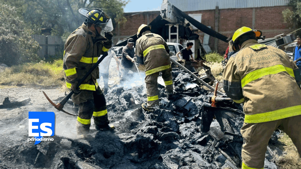 Incendio consume taller de autopartes
