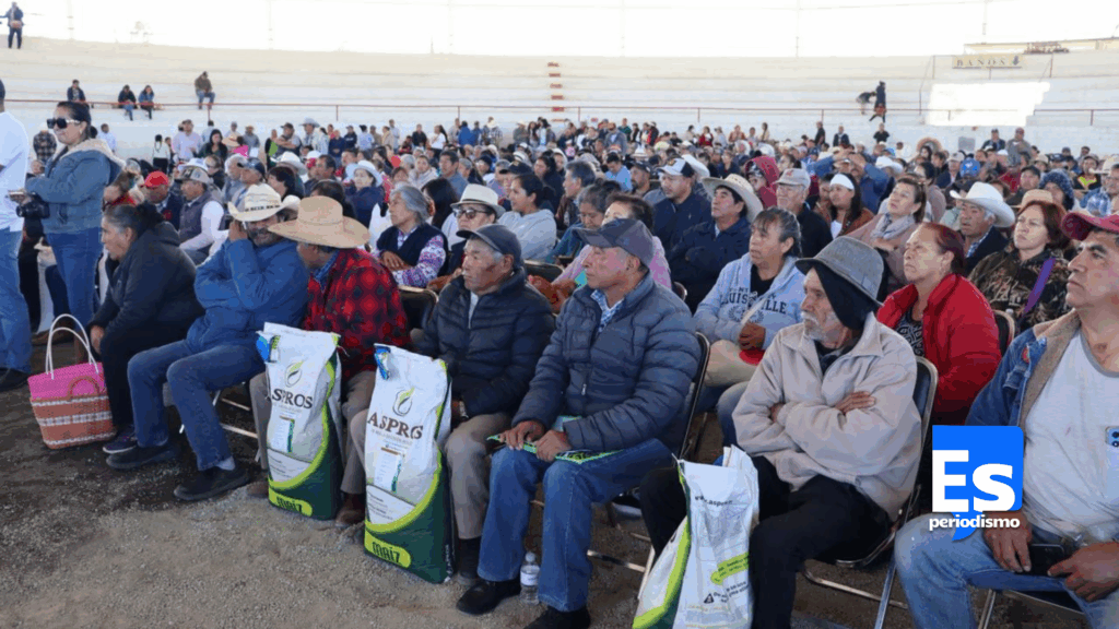 En la entrega de proyectos agropecuarios en Zapotlán, en el lienzo charro de la localidad de San Pedro Huaquilpan, ante la alcaldesa anfitriona, Cynthia Arellano, se expuso que el objetivo es fortalecer el desarrollo rural y fortalecer la producción agropecuaria en 14 municipios de Hidalgo. Finalmente se hizo el compromiso de que la Secretaría de Agricultura y Desarrollo Rural, continuará gestionando todo lo necesario para que el campo produzca y las productoras y productores hidalguenses, cuenten siempre con los recursos necesarios.