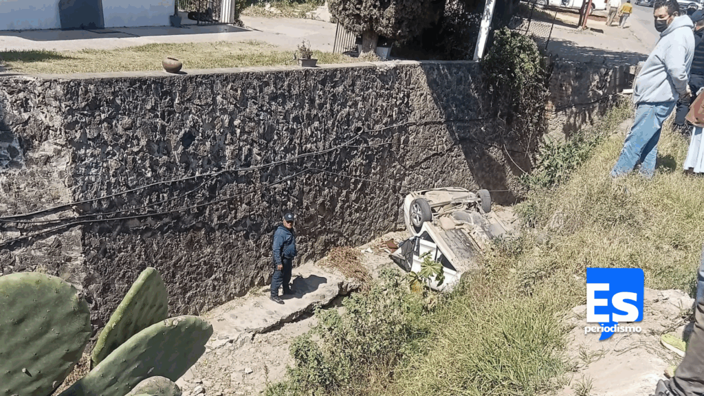 Cayeron a profunda zanja pluvial