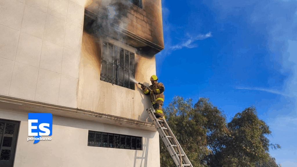 Controlan incendio en domicilio deshabitado