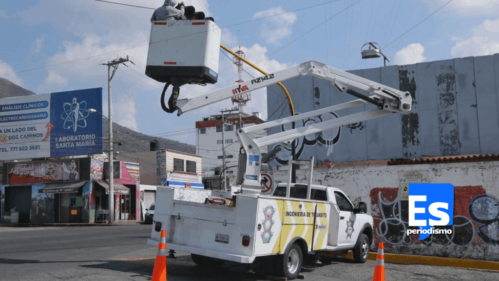Arreglan vialidades de Pachuca