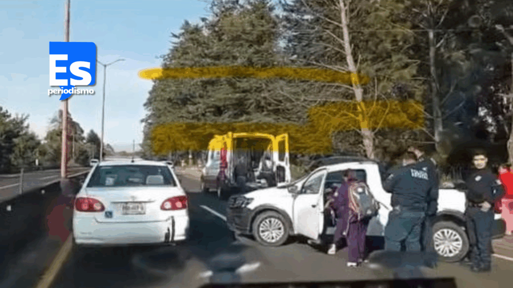 Balean a conductor en la carretera