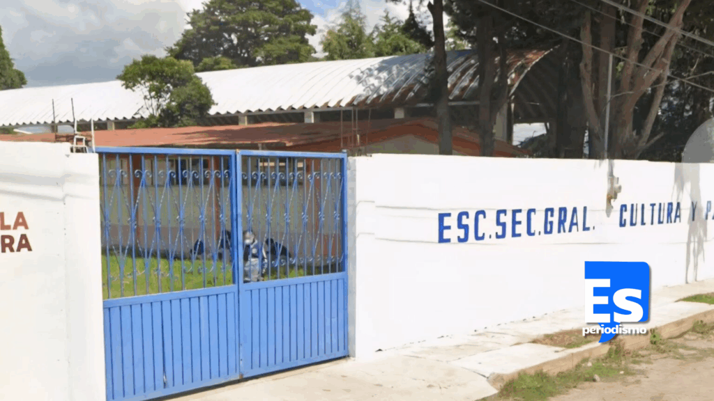 Escuela secundaria ha sido tres