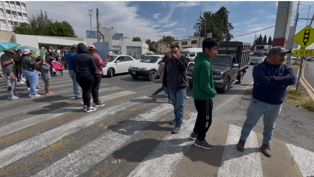Pleito entre policías municipales y transportistas