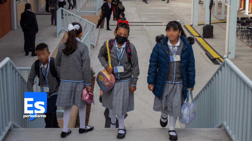 A clases casi 570 mil estudiantes