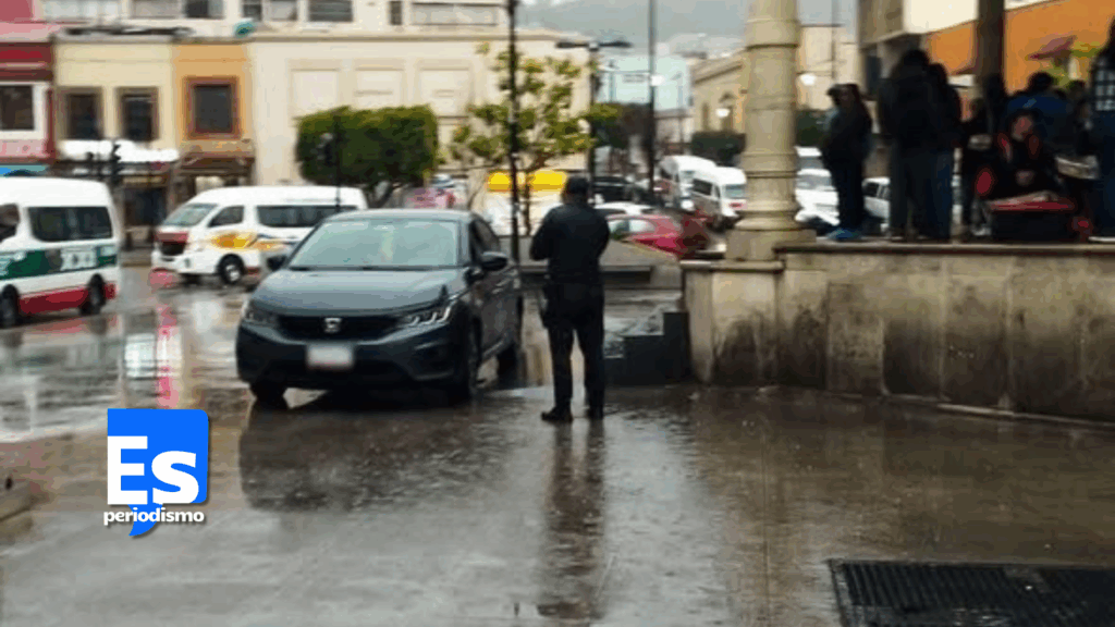 Circuló su coche en la Plaza Independencia