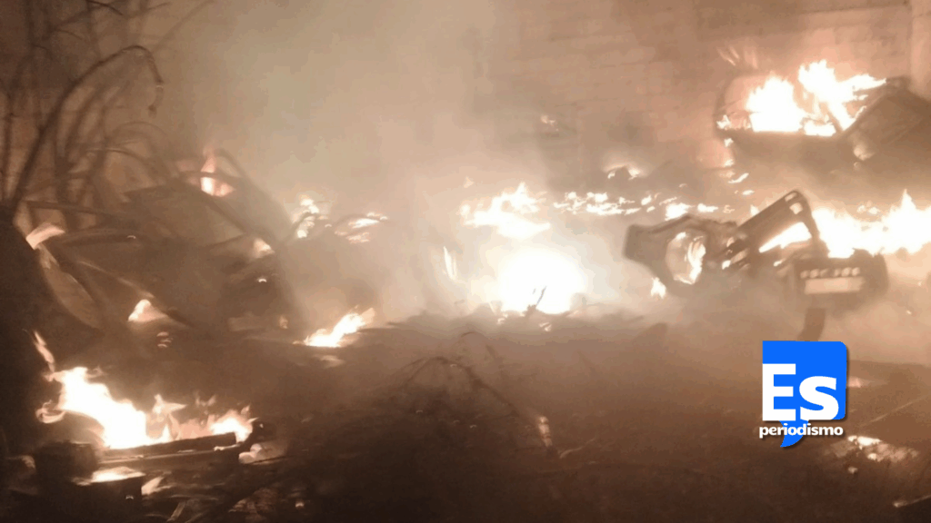 Incendio en negocio de chatarra