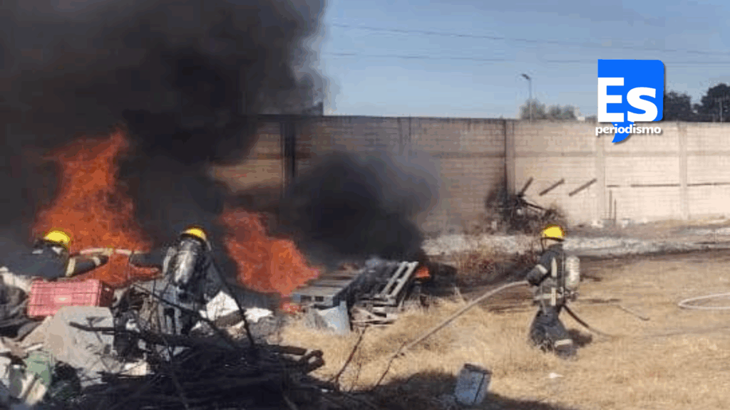 Incendio consume neumáticos
