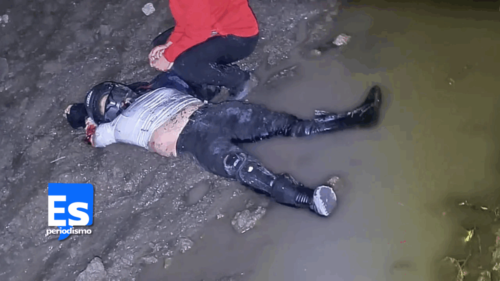 Motociclista muere al caer a toda velocidad