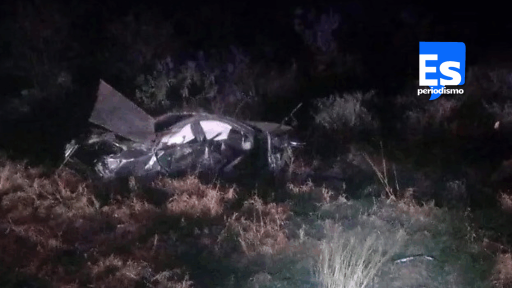 En trágica volcadura dos personas