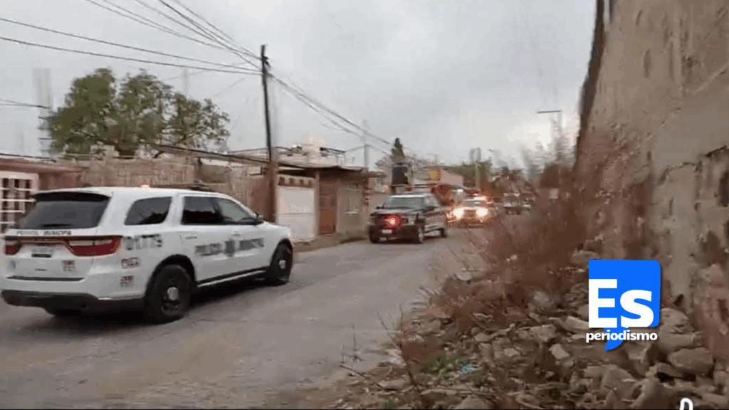 En el lugar los oficiales municipales detuvieron a los conductores de ambas unidades, mientras se deslindan responsabilidades. Finalmente, ambas unidades fueron remolcadas por dos grúas aun corralón municipal