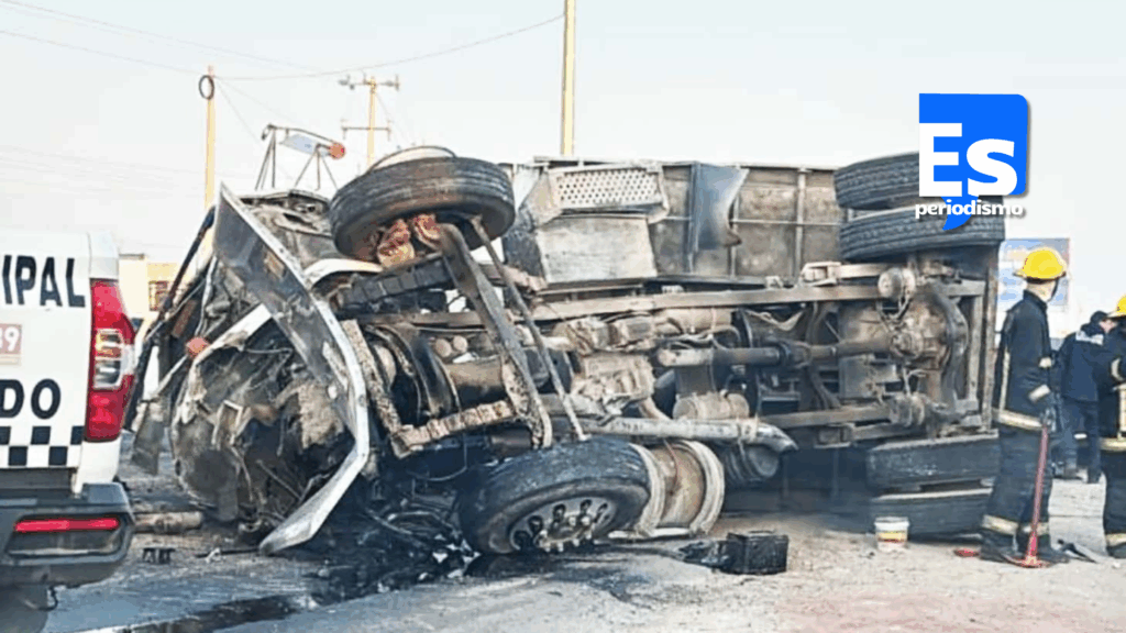 Desigual choque y volcadura