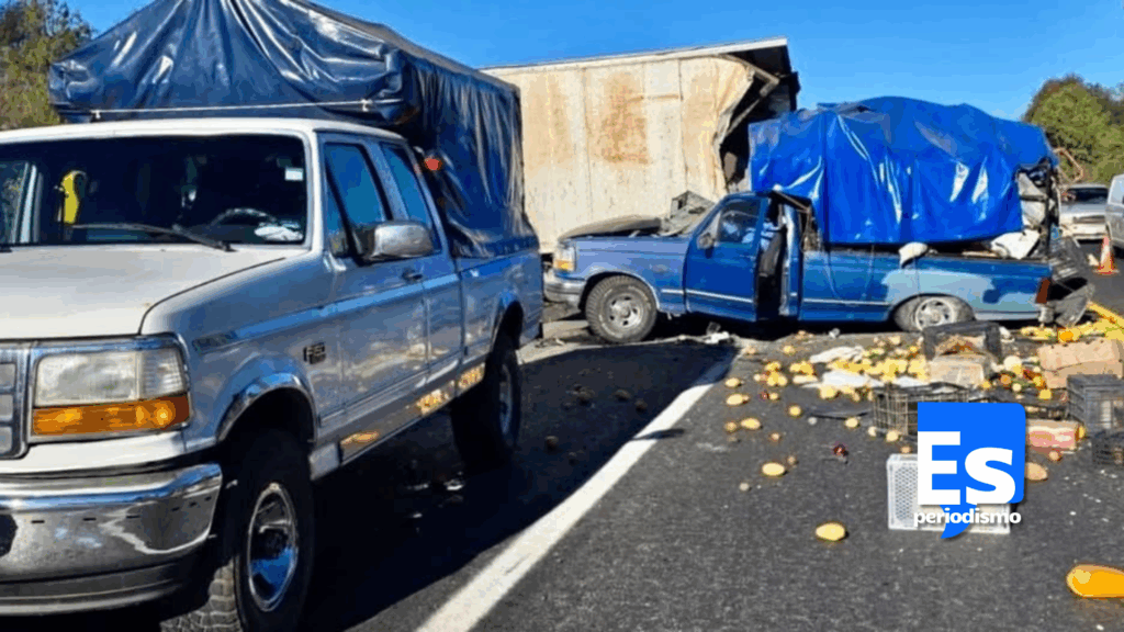 Choque vehicular triple deja a chófer sin vida