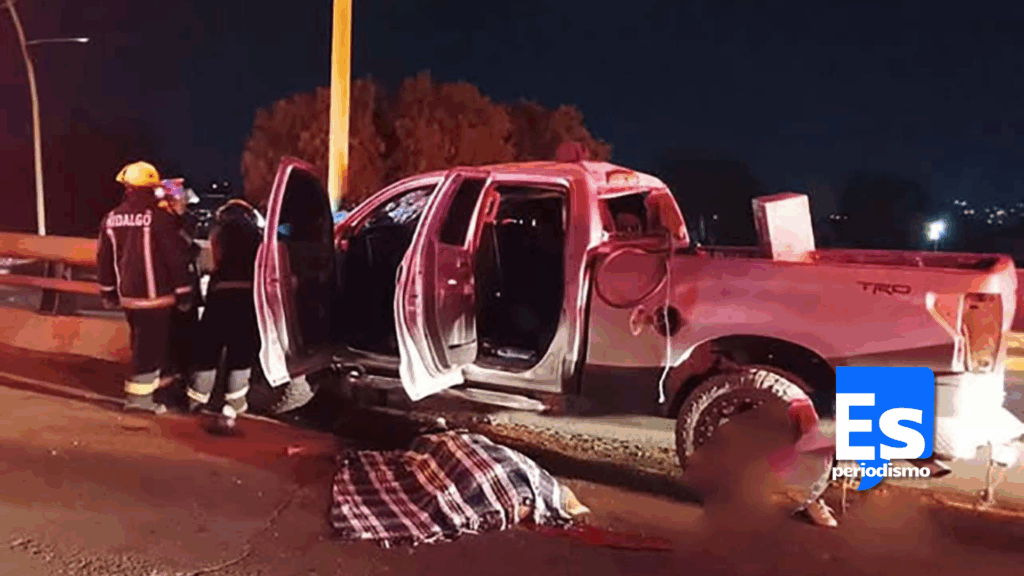 Chocan contra base del puente Atirantado