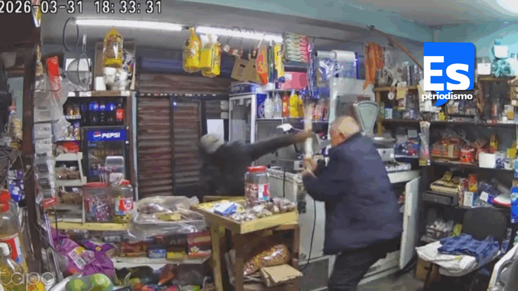 A cuchilladas asalta y hiere