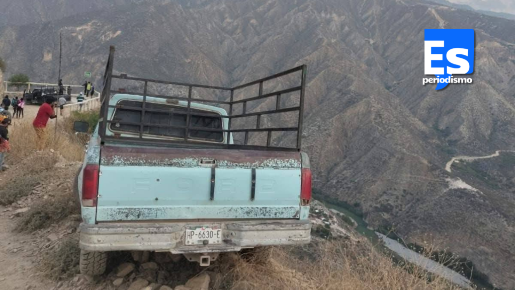 Camioneta con turistas