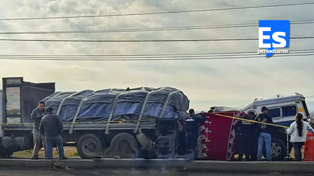 Chocó por alcance camioneta a tráiler