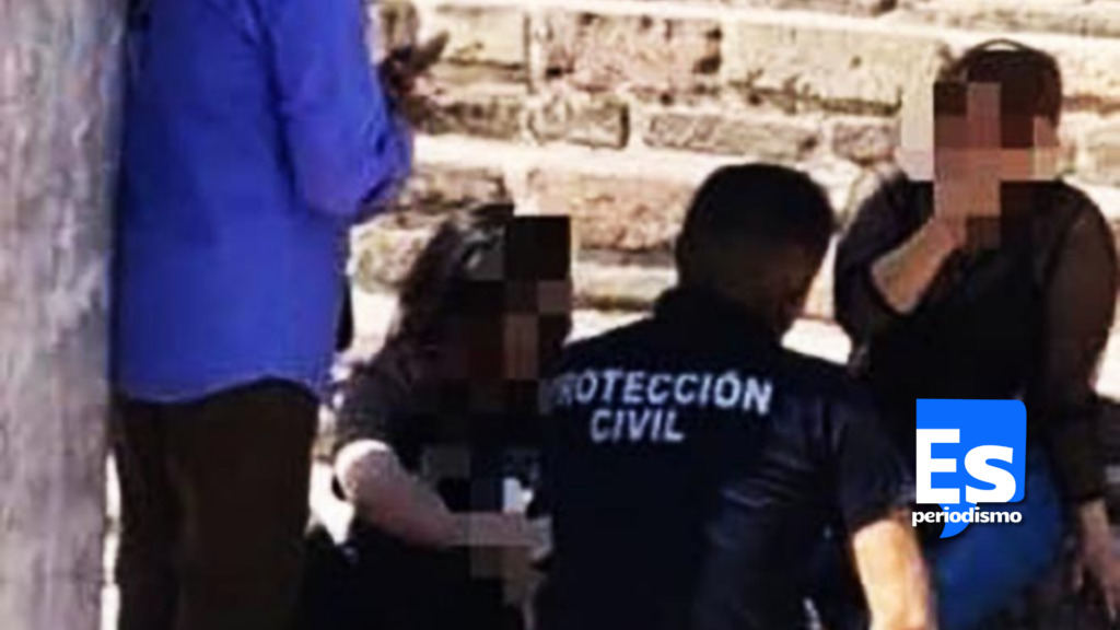 Mujer cayó de escalinata en la Pirámide