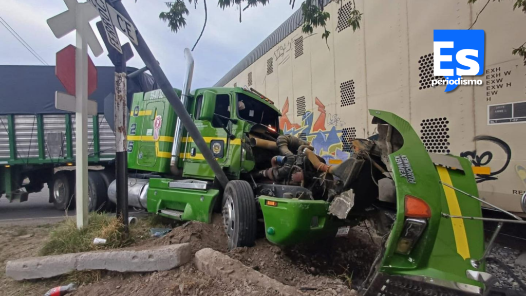 Tráiler fue arrollado por el tren