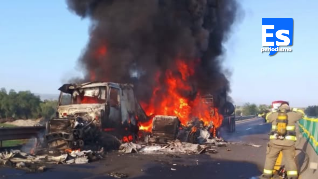 Tráileres chocan y se incendian