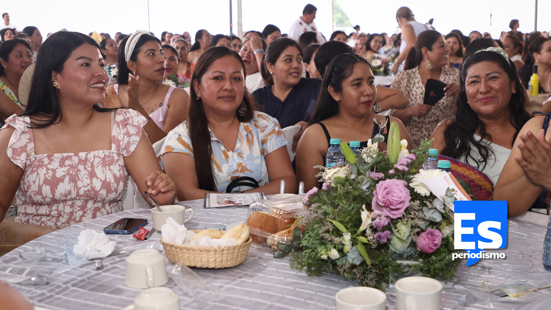 Reconocimiento a la fuerza y el aporte de las mujeres en la educación ...