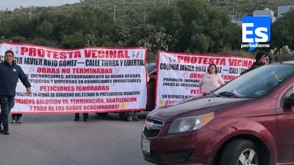 Vecinos bloquean el bulevar Colosio
