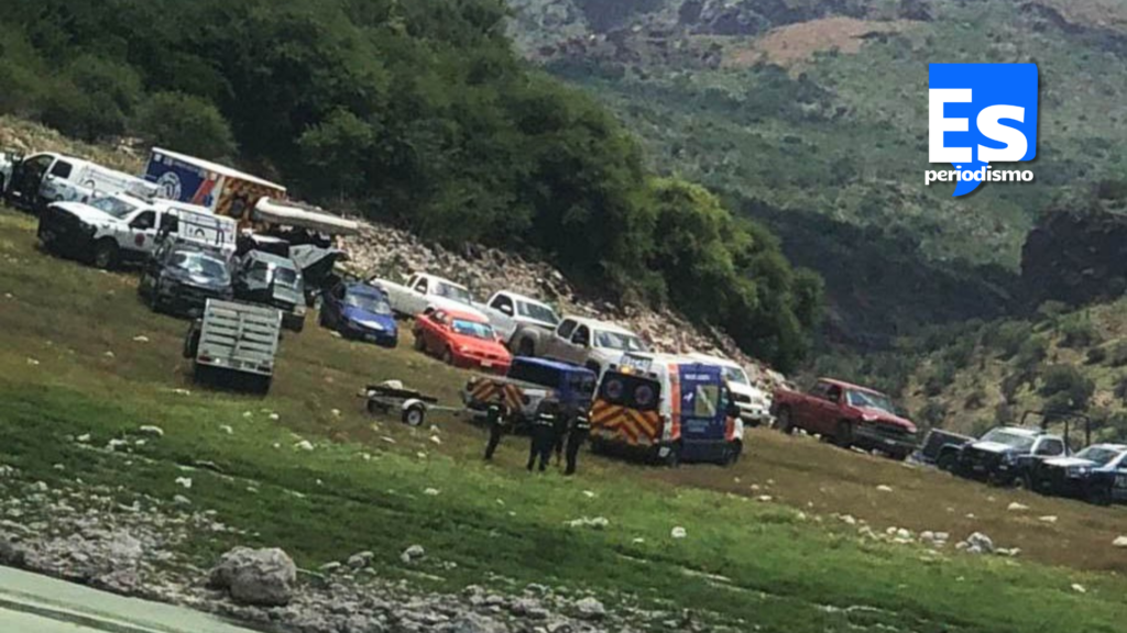 Vuelca embarcación en presa de Zimapán