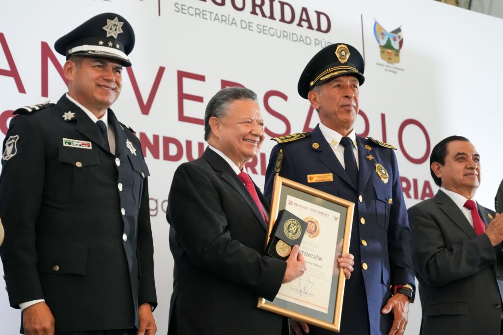 Conmemora 50 años de servicio la Policía