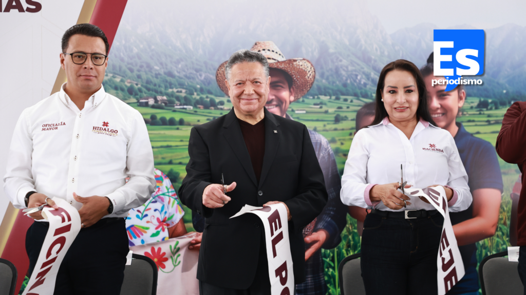 Menchaca Salazar entrega nuevo Centro