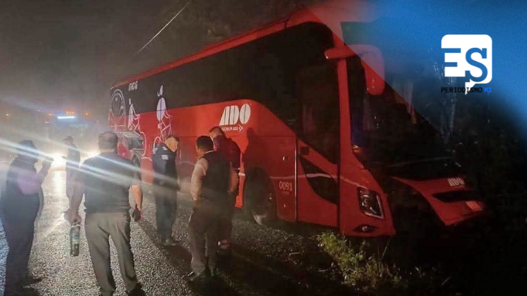 Autobús de pasajeros queda